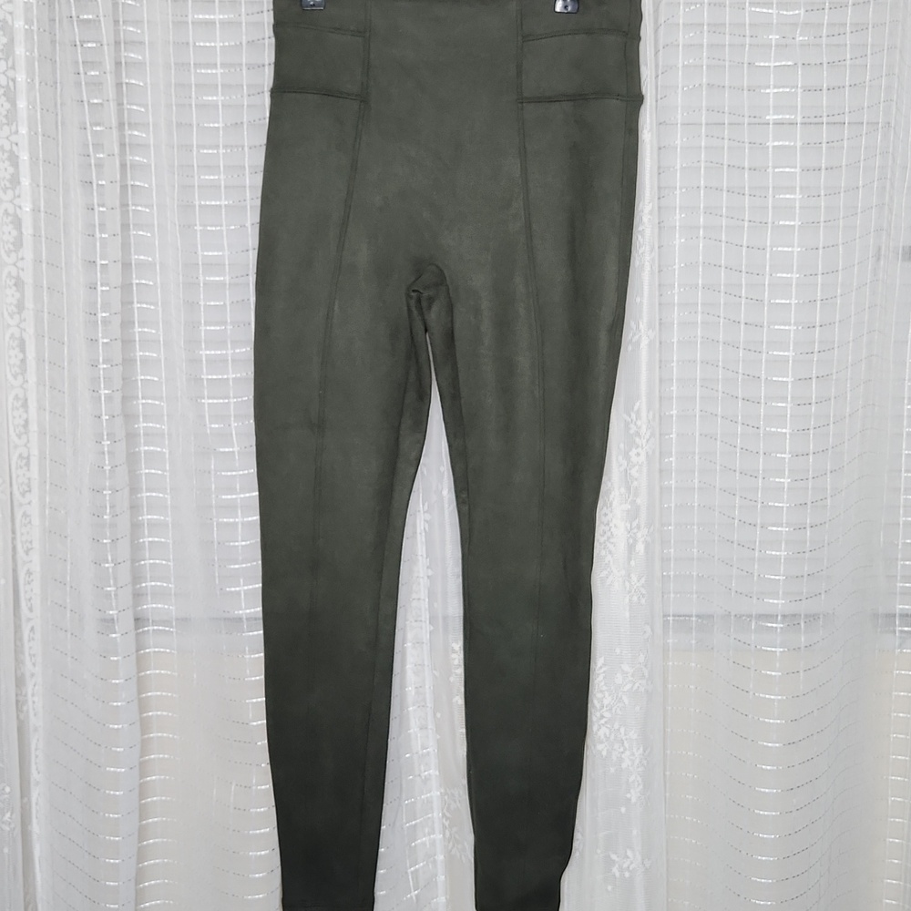 Spanx Womens Green Microfiber Ultra Suede Pull On Pants Size Medium Mid Rise